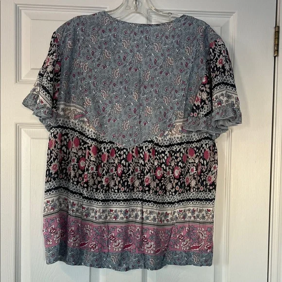 4/$20 Tribal Floral Blouse - Pink and Blue - Picture 5 of 5